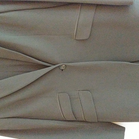 Jones New York Women's 2 Piece Suit - Tailored Jacket and Pants - Picture 6 of 9